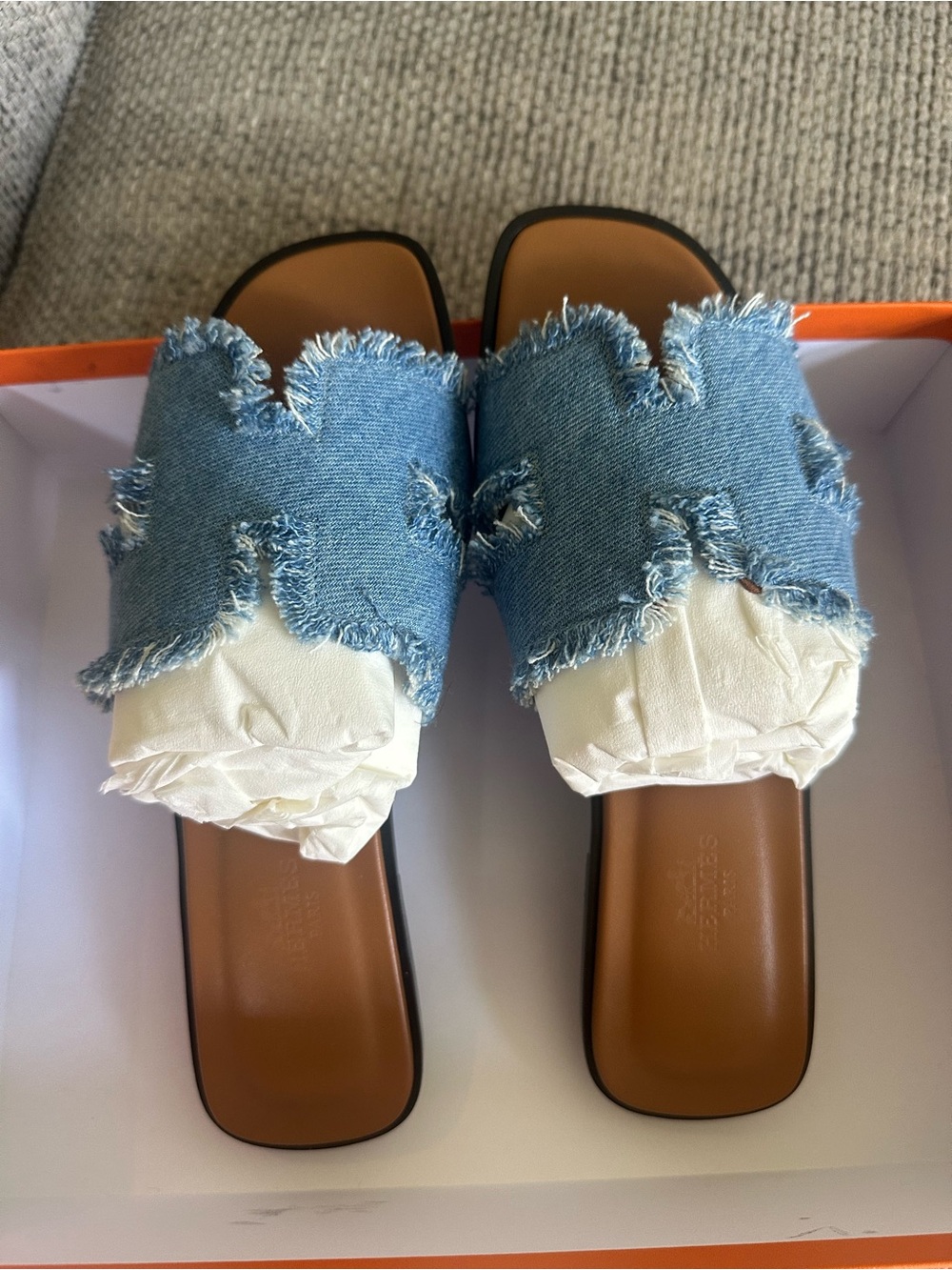 NEW in box HERMÈS Bleu Clair DENIM Fringe Oran Sandals - Picture 3 of 16